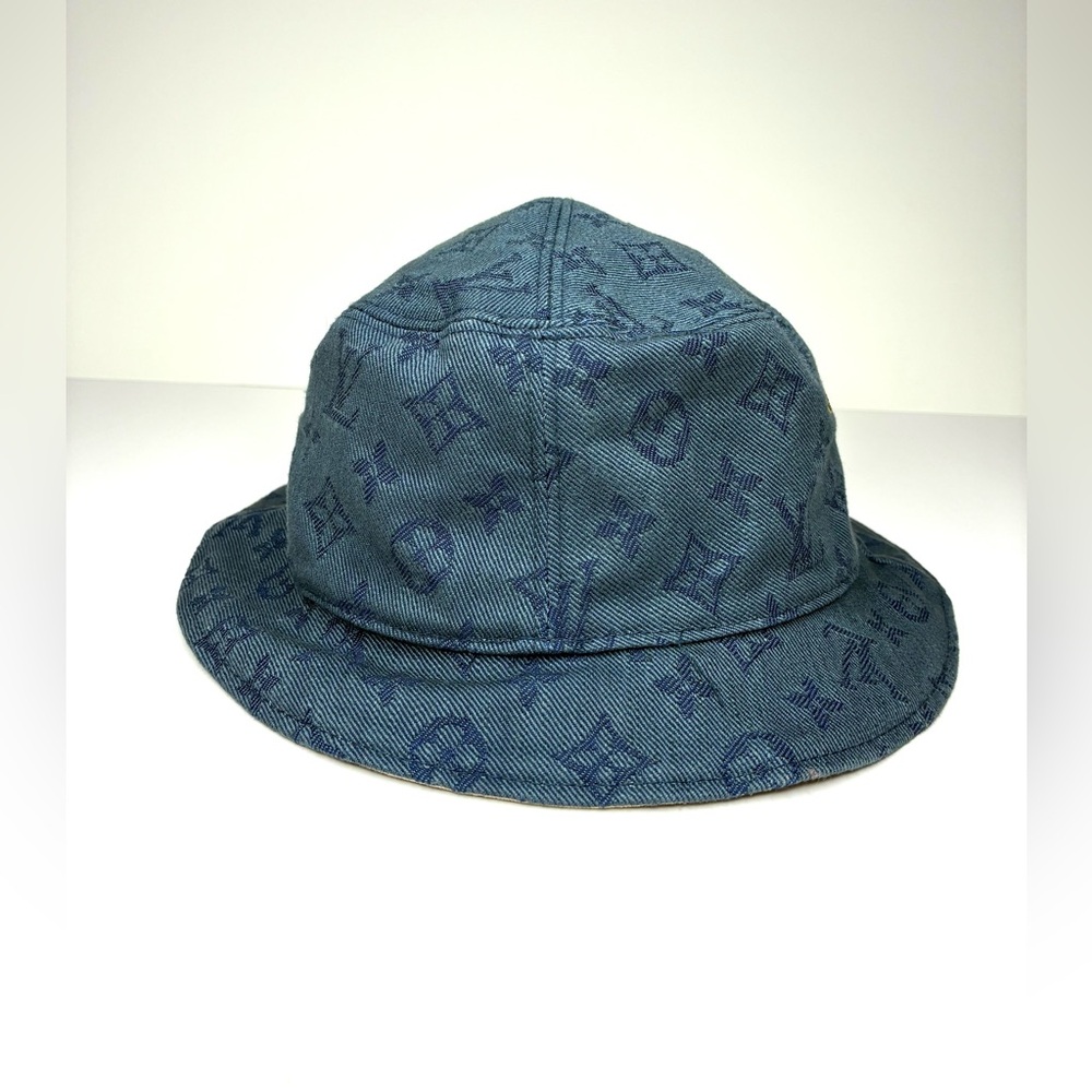 LOUIS VUITTON
Monogram Denim Reversible Bucket Hat